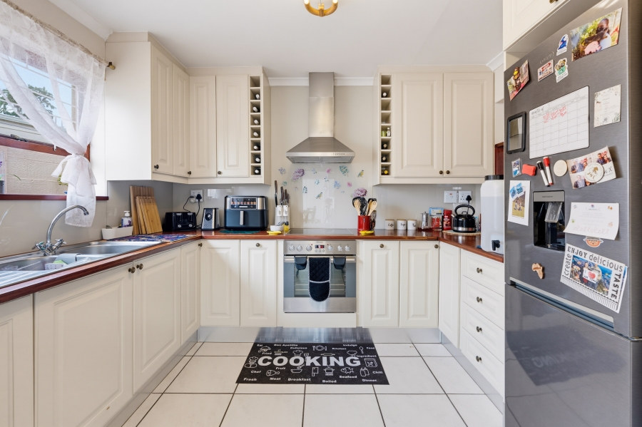 3 Bedroom Property for Sale in Edgemead Western Cape